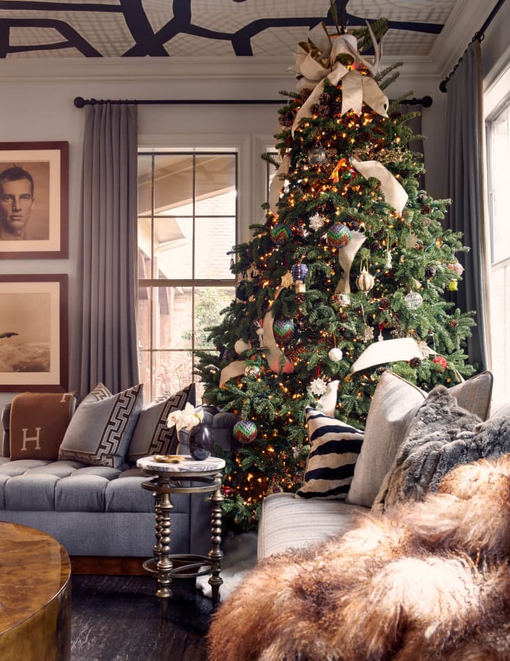 10 Christmas Color Schemes - Decorating Ideas for 2022 | Apartment Therapy