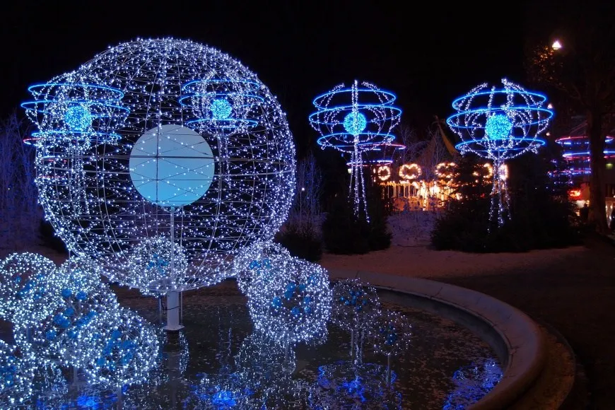 10 Creative Christmas Outdoor Lighting Ideas – lampdepot