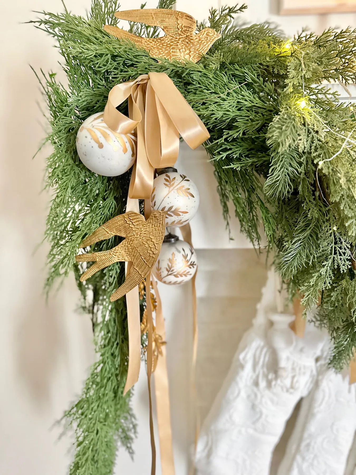 10 Vintage Christmas Decorating Ideas That Feel Cozy and Collected -  Celebrated Nest