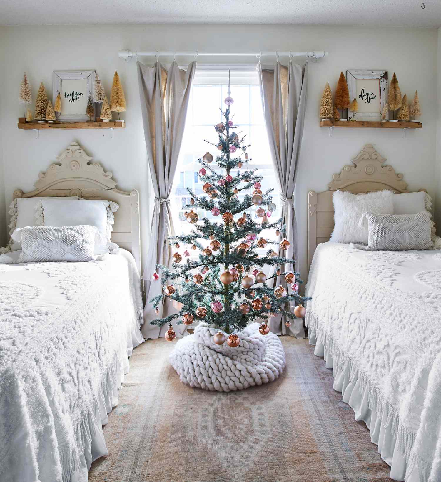 11 Creative Christmas Tree Ideas for Small Spaces