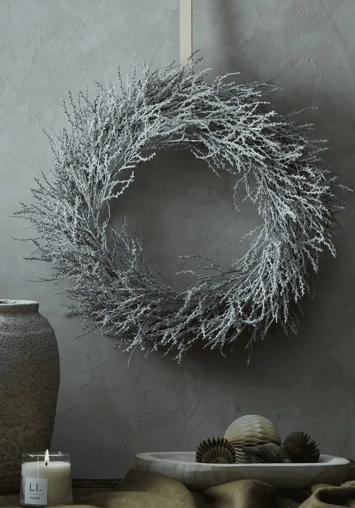 12 BEST Winter Wreaths for The Front Door [Not Christmas]