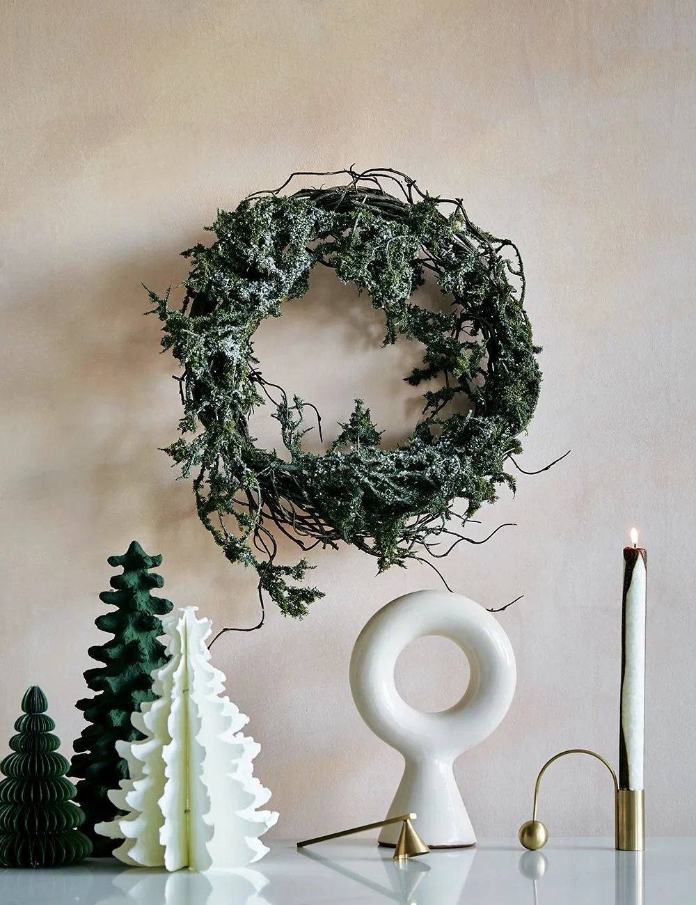 12 BEST Winter Wreaths for The Front Door [Not Christmas]