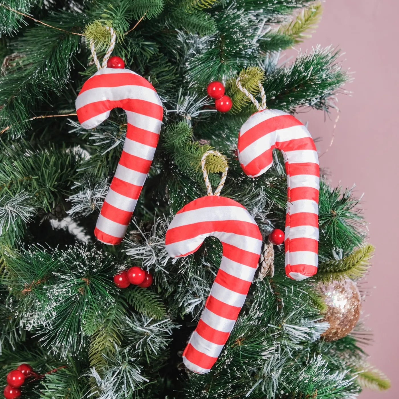12 Enticing Christmas Table Decor Ideas | Nestasia