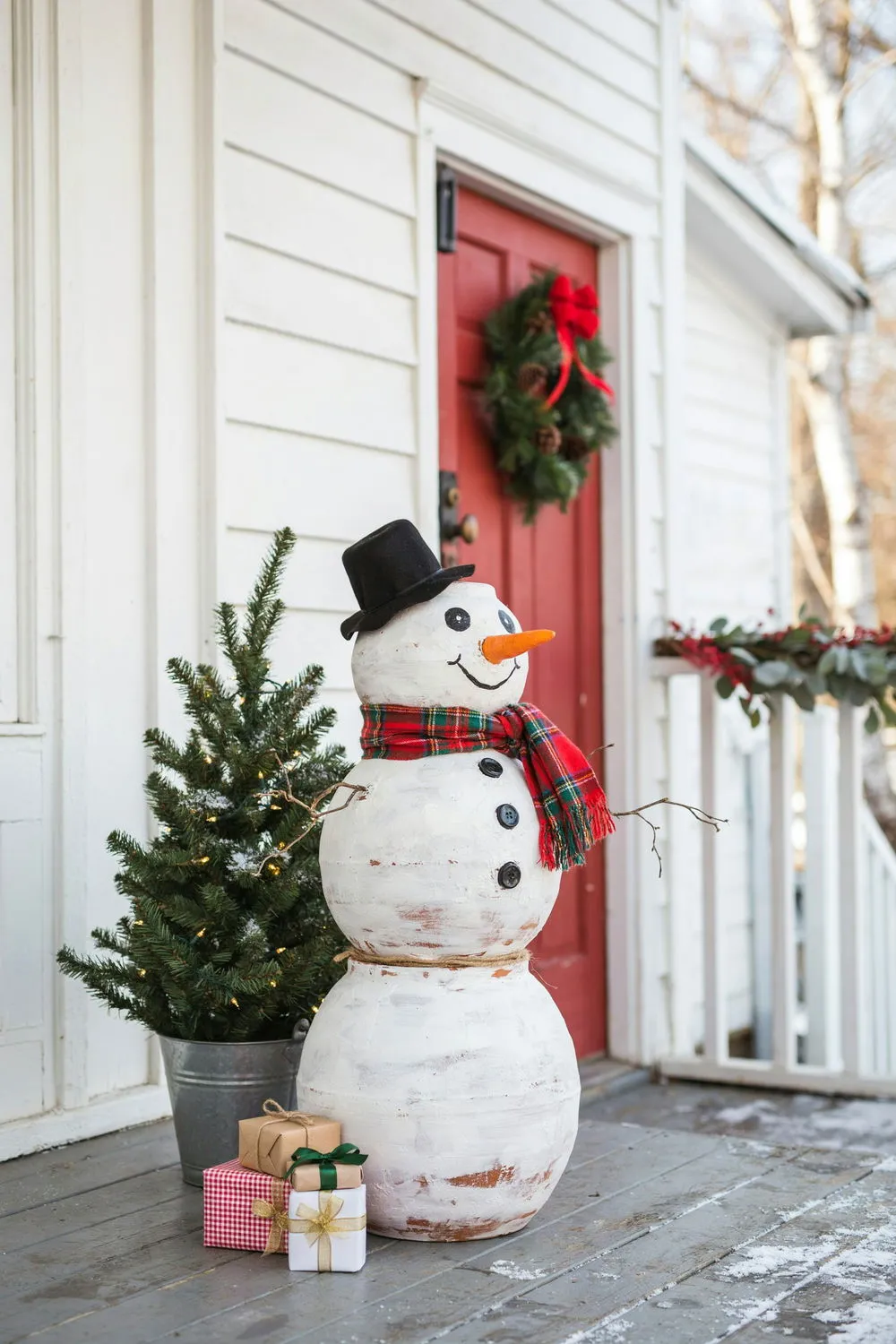 13 DIY Outdoor Christmas Decorations Under $20 That Look Surprisingly Expensive | DIY Garden