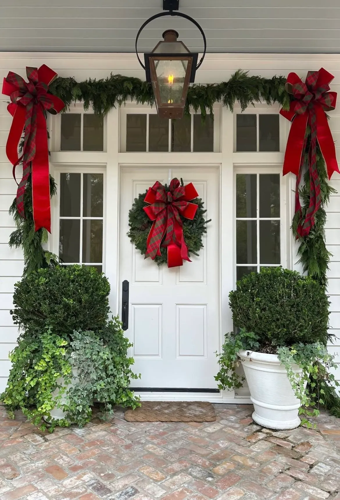 15 Creative Christmas Ribbon Ideas to Elevate Your Holiday Decor