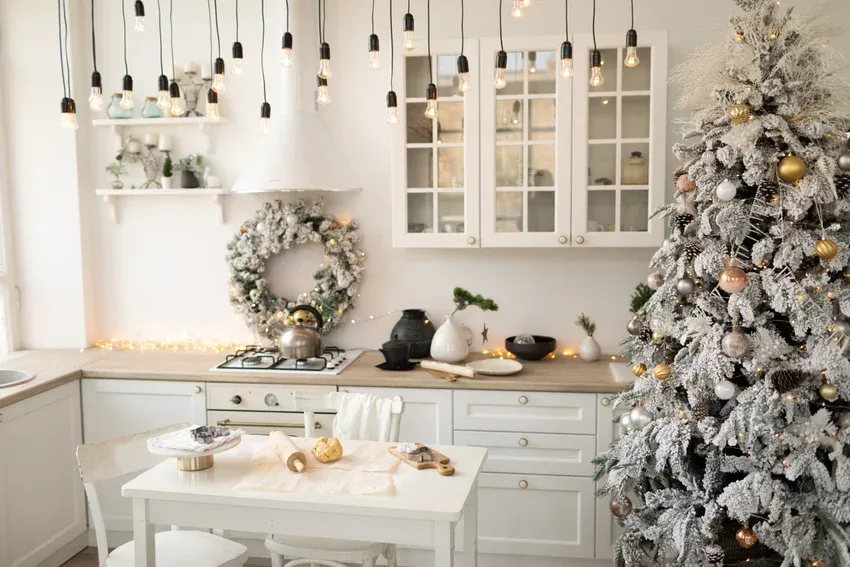15 Popular Christmas Decorations & How to Make Them Merry