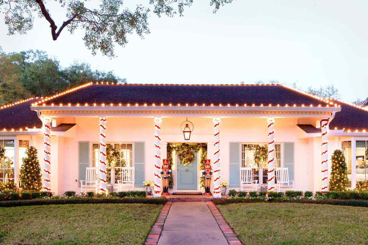 16 Outdoor Christmas Lights Ideas