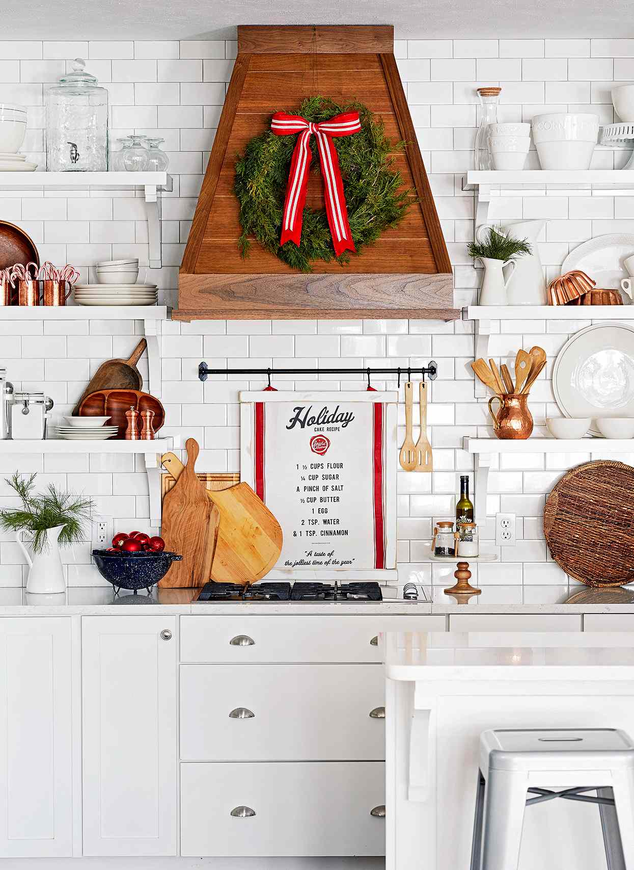 18 Festive Ways to Decorate Your Kitchen for Christmas