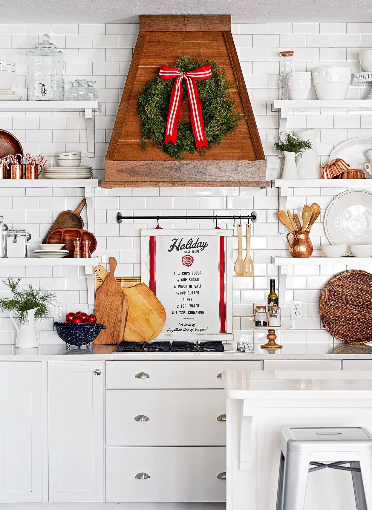 18 Festive Ways to Decorate Your Kitchen for Christmas
