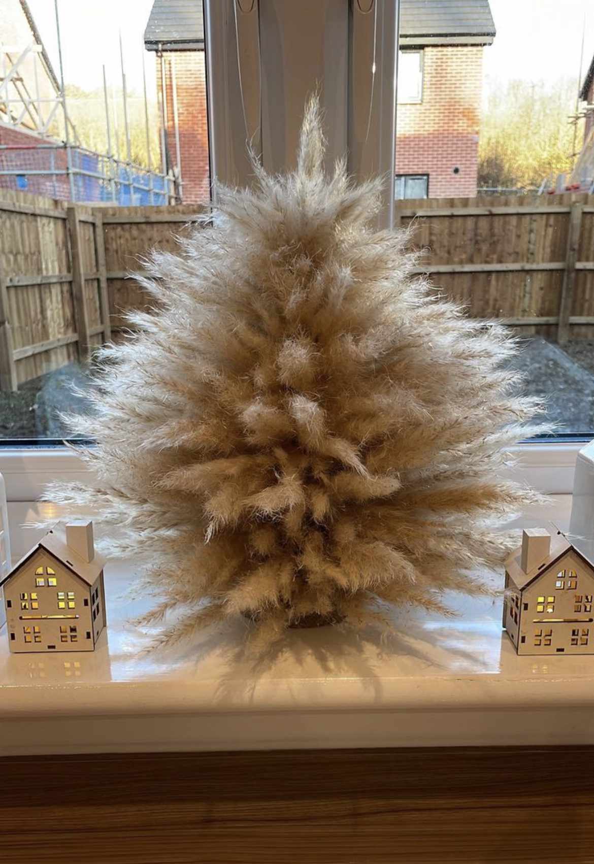 19 DIY Pampas Grass Christmas Trees for a Boho-Style Holiday