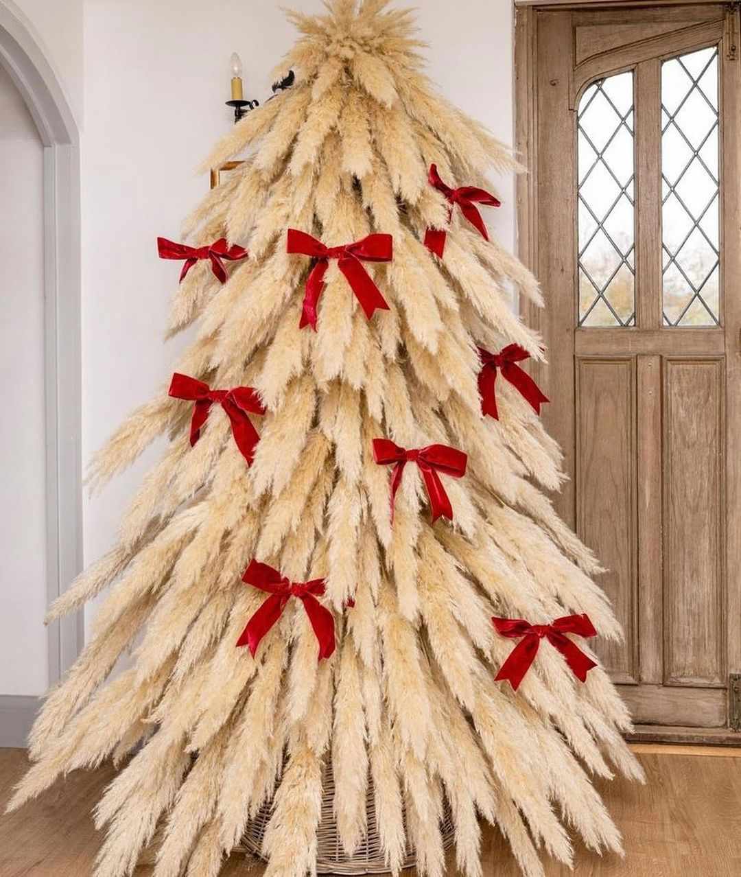 19 DIY Pampas Grass Christmas Trees for a Boho-Style Holiday
