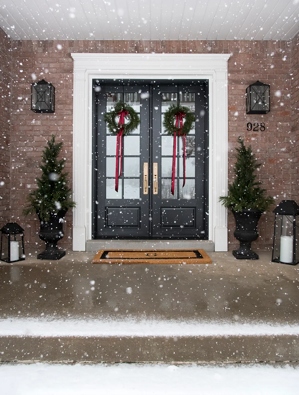 20 Beautiful Holiday Home Tours to Inspire your Christmas Decor this Holiday  Season - Making it in the Mountains
