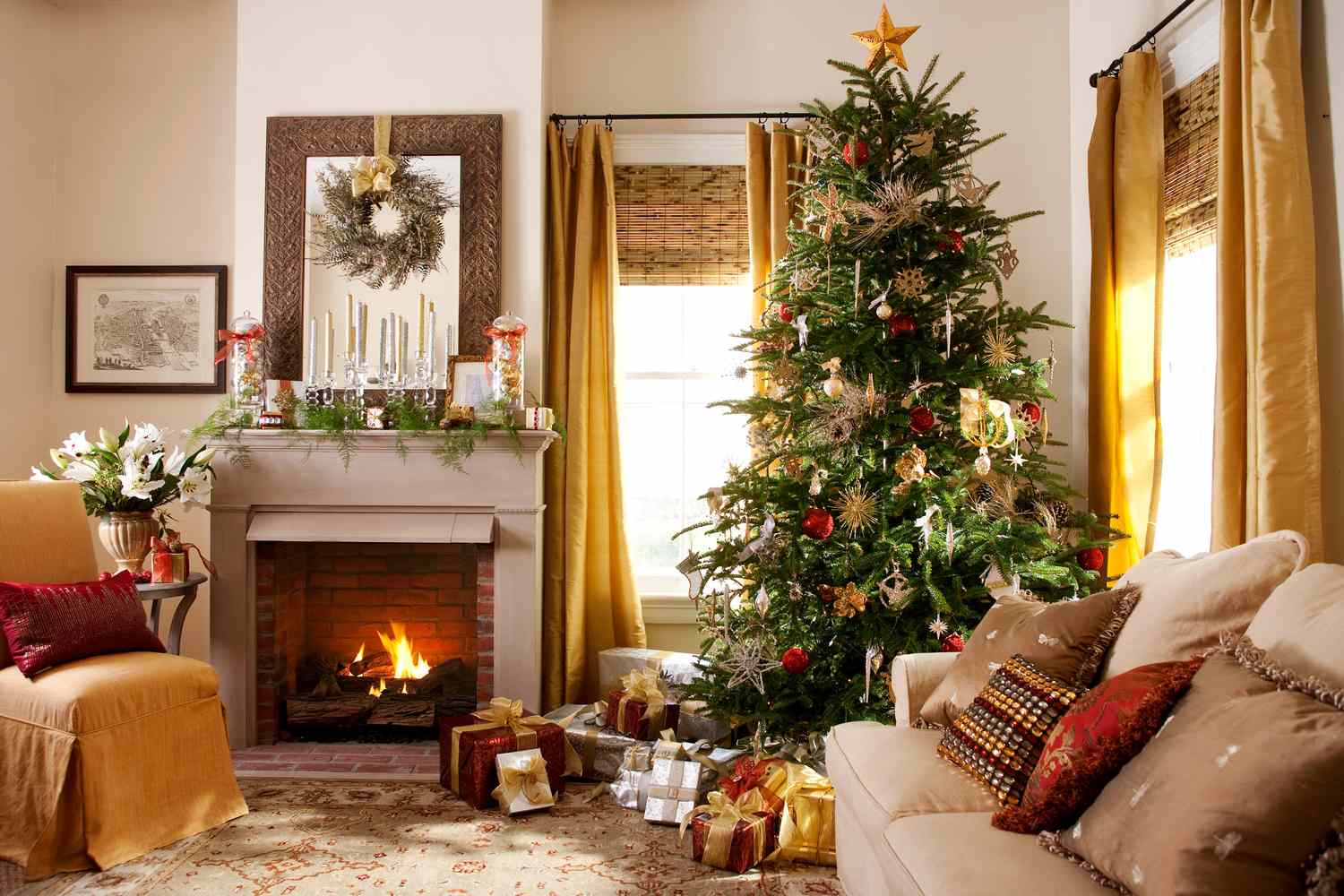 20 Festive Christmas Living Rooms