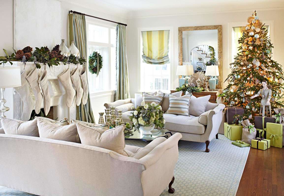 20 Festive Christmas Living Rooms