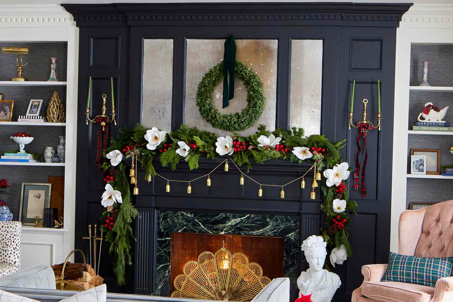 20 Gorgeous Christmas Mantel Decorating Ideas