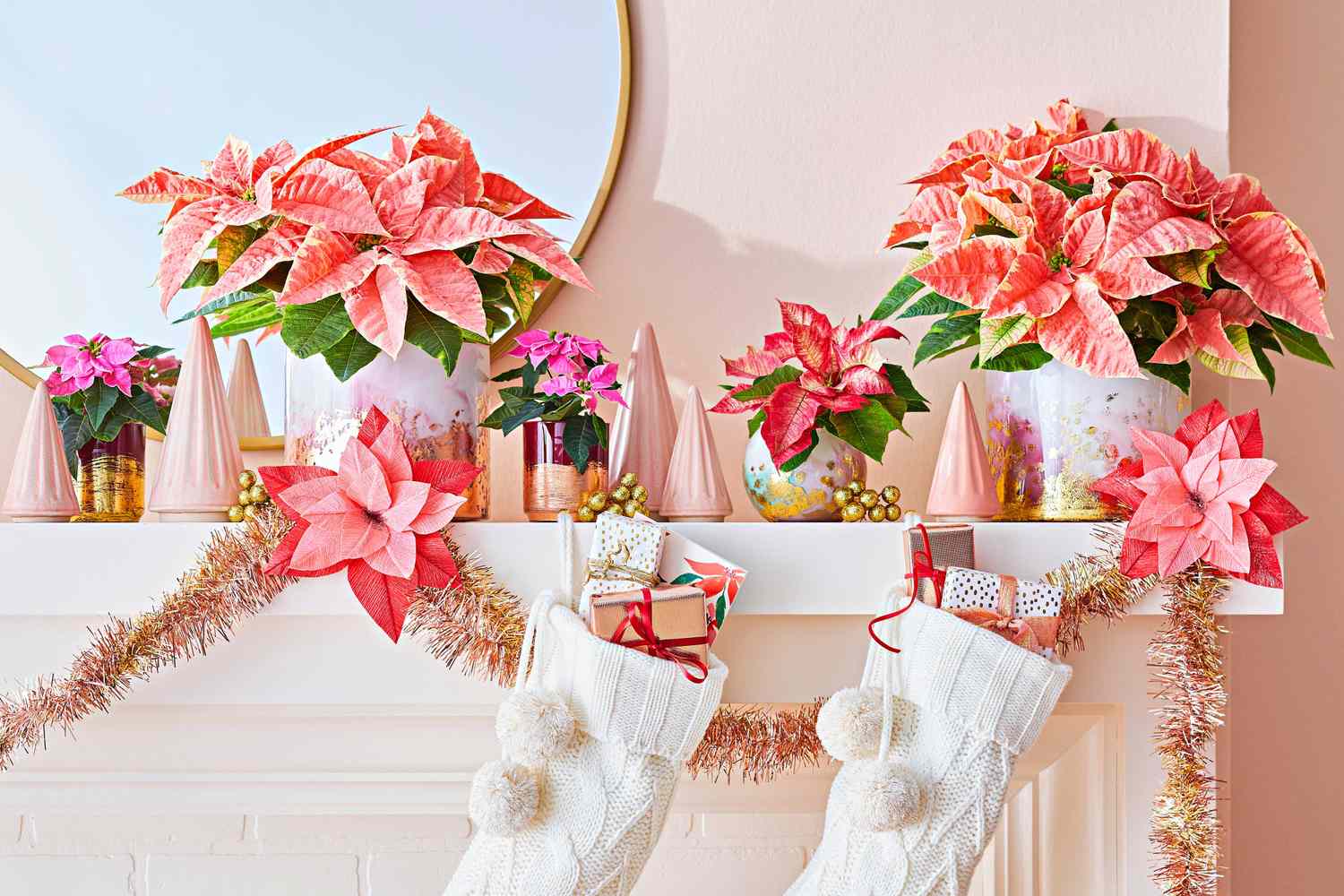20 Gorgeous Christmas Mantel Decorating Ideas