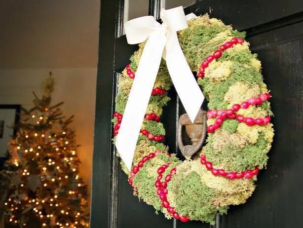 20 Gorgeous DIY Winter Wreaths | HGTV