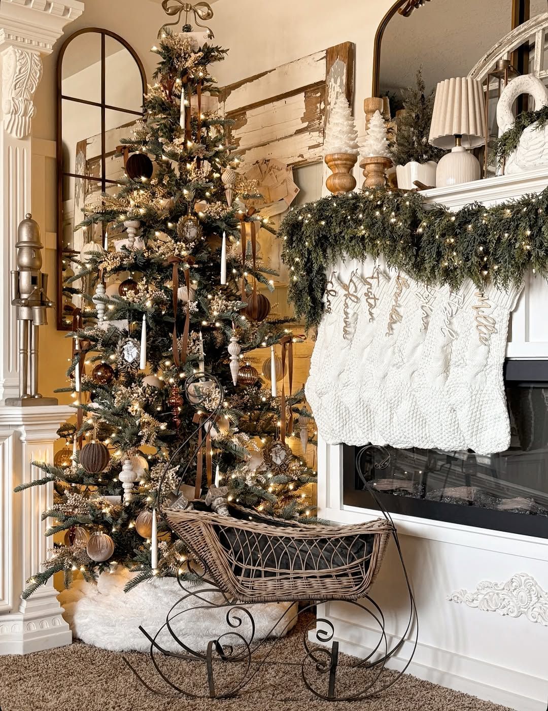 20 Vintage Christmas Decor Ideas That Make Your Tree Look Like a Collected  Heirloom, Not a Store Display