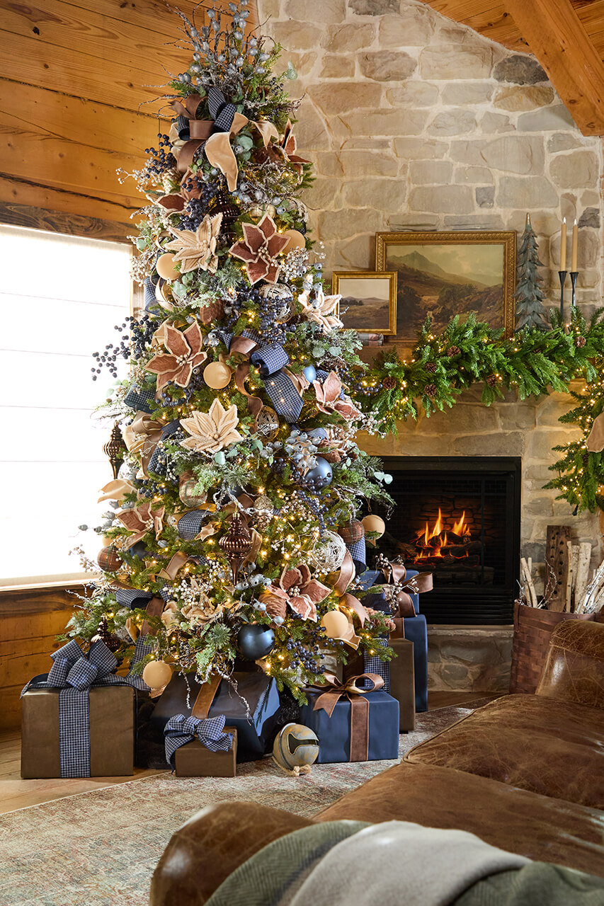 2026 Christmas Tree Trend Ideas: 8 Stunning Decorating Themes - Decorator's  Warehouse