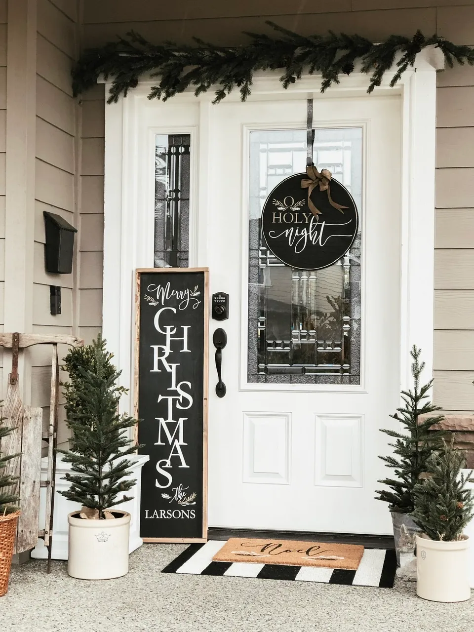 2026 Simple Christmas Porch Decorating | 40 User-friendly Front Decor Ideas  For A Festive Welcome