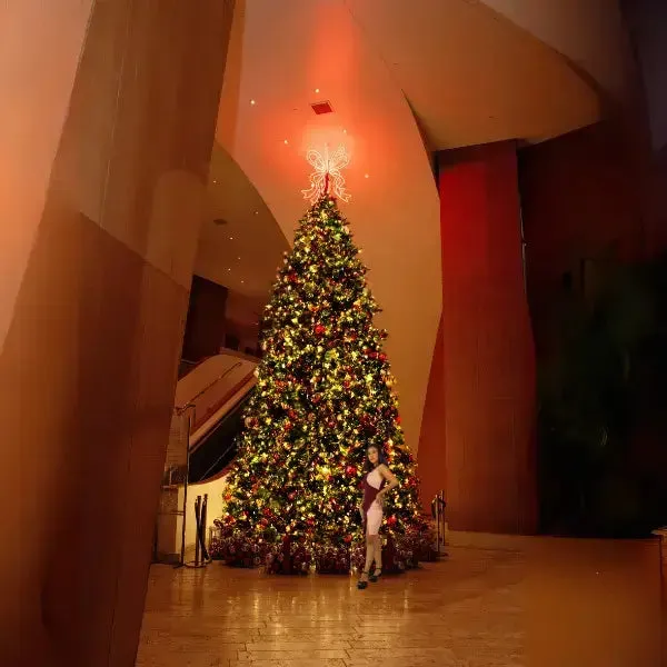 20FT Predecorated Giant Artificial Christmas Tree | St Nicks – St. Nicks Christmas Lighting