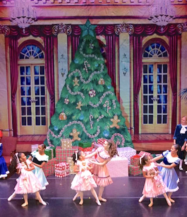 22 Foot Nutcracker Tree – Tuxedo Junction Fine Art