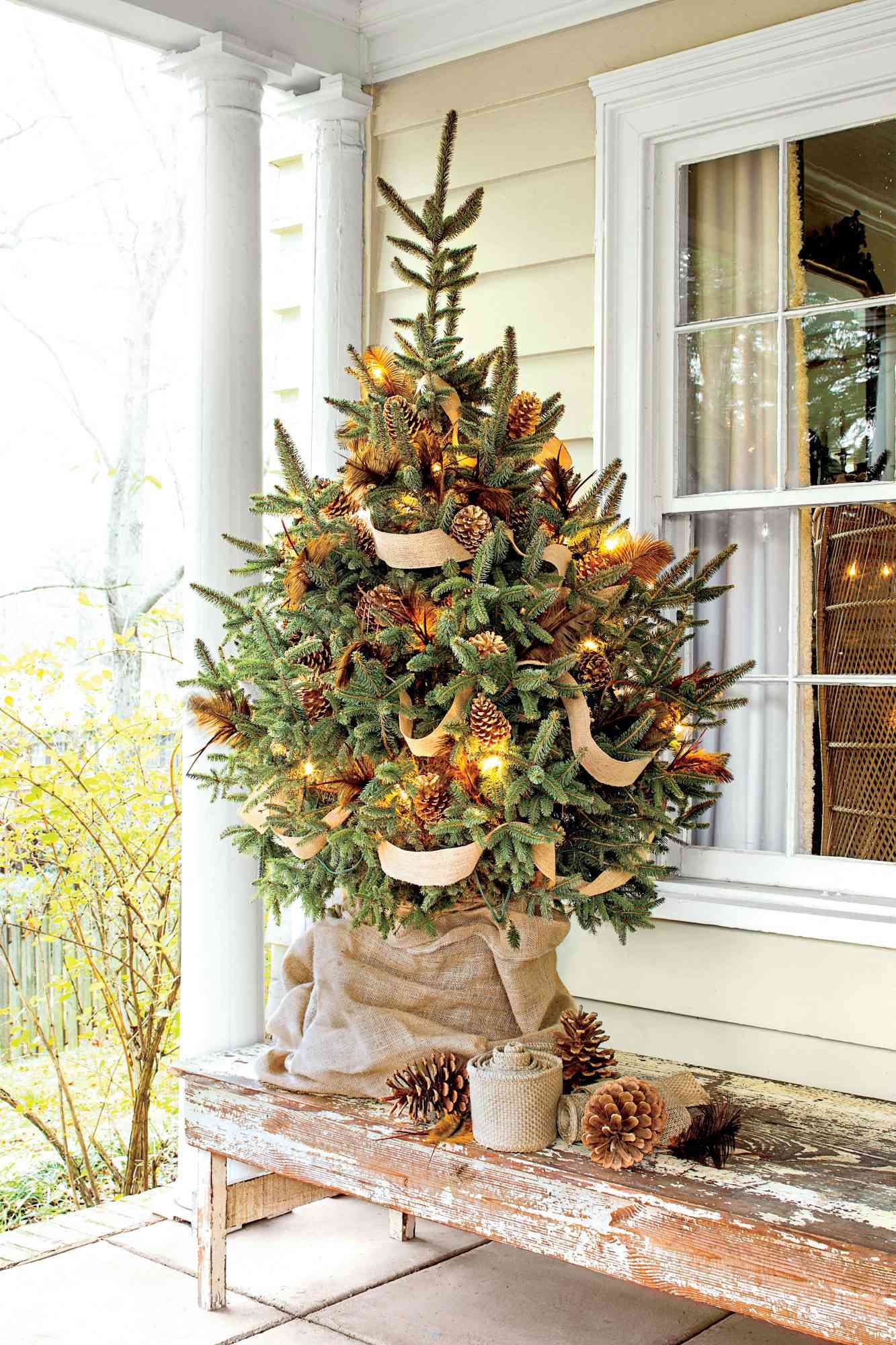 22 Front Porch Christmas Decorating Ideas
