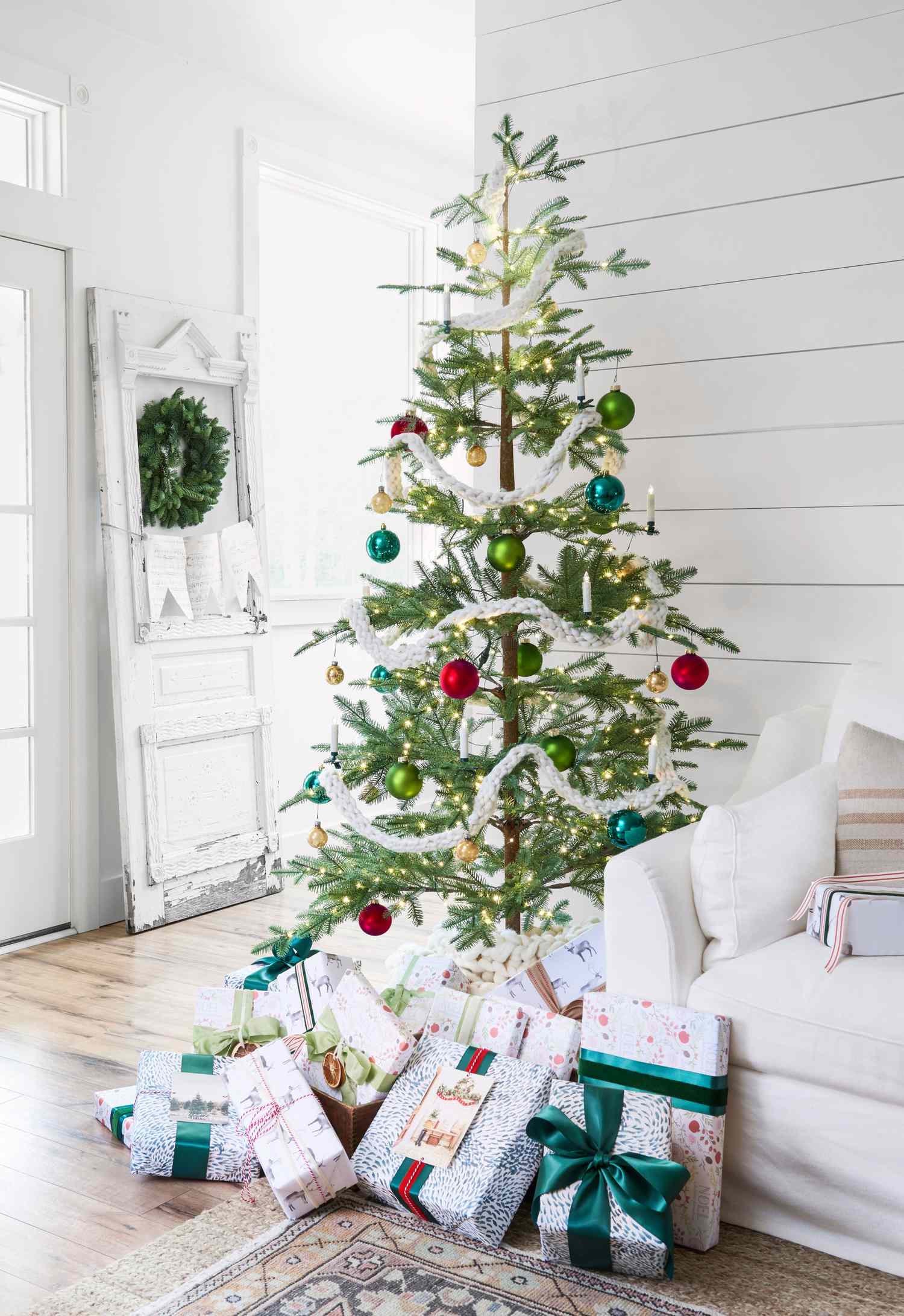 23 Farmhouse Christmas Decor Ideas