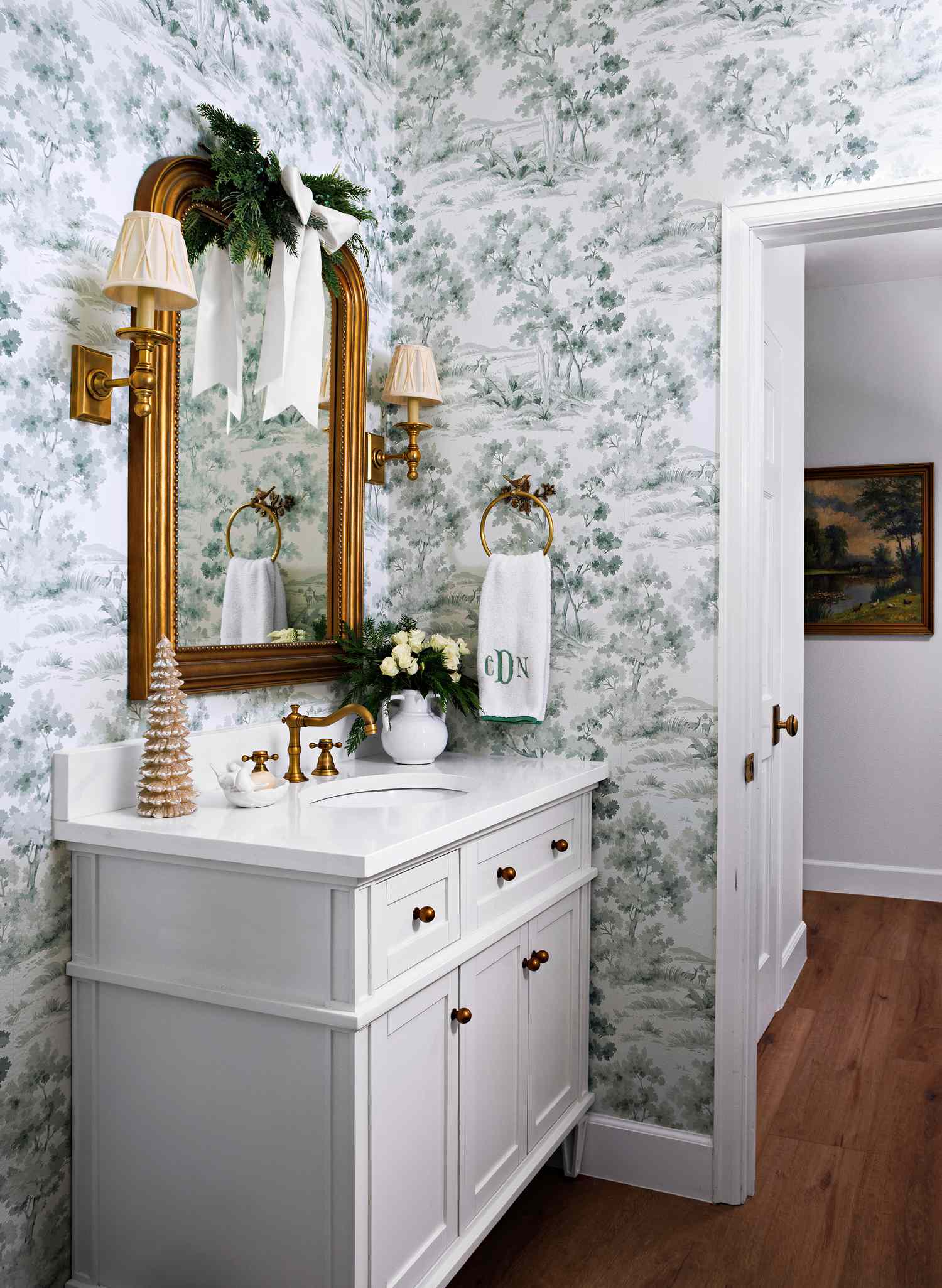 24 Christmas Bathroom Decor Ideas