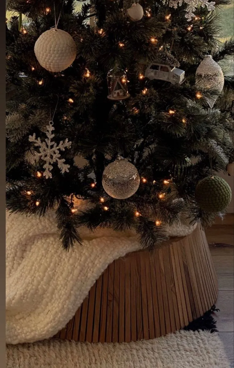 25 Christmas Tree Collar Ideas for 2025 - Nikki's Plate