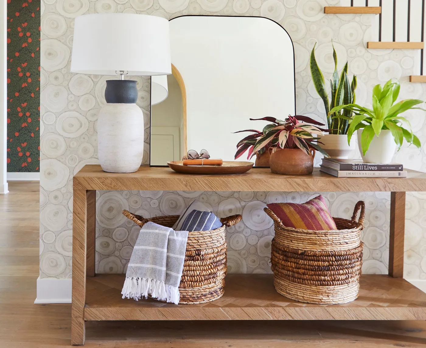 25 Console Table Decor Ideas to Spruce Up a Hallway