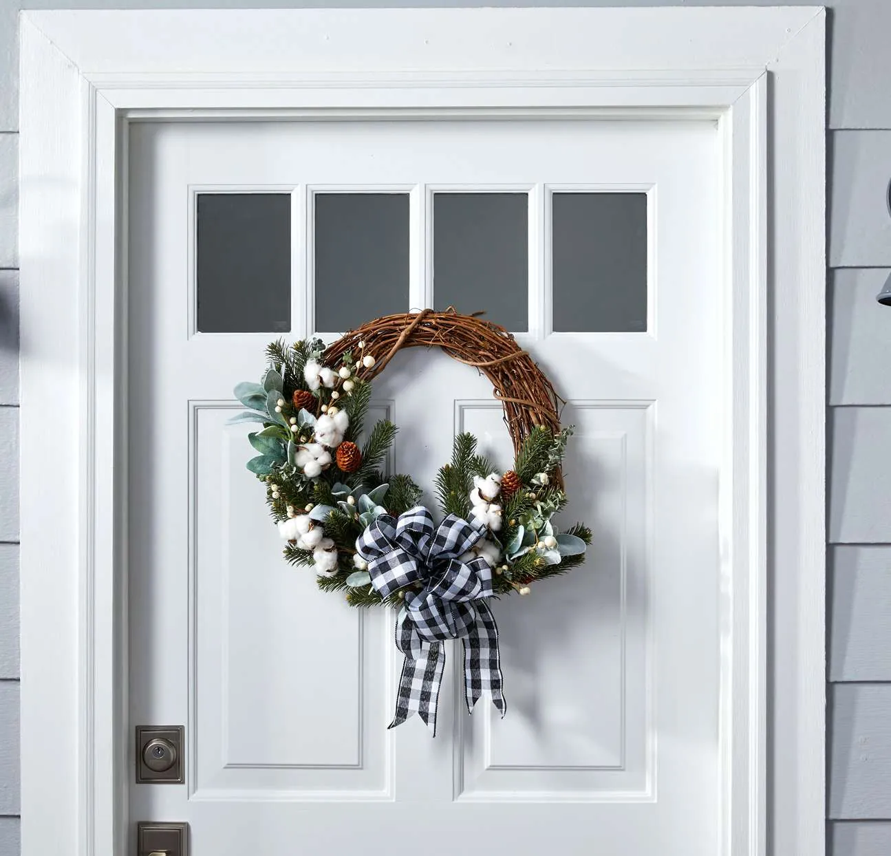 25 Easy Fall and Christmas Decorations for a Season-Long Festive Feel