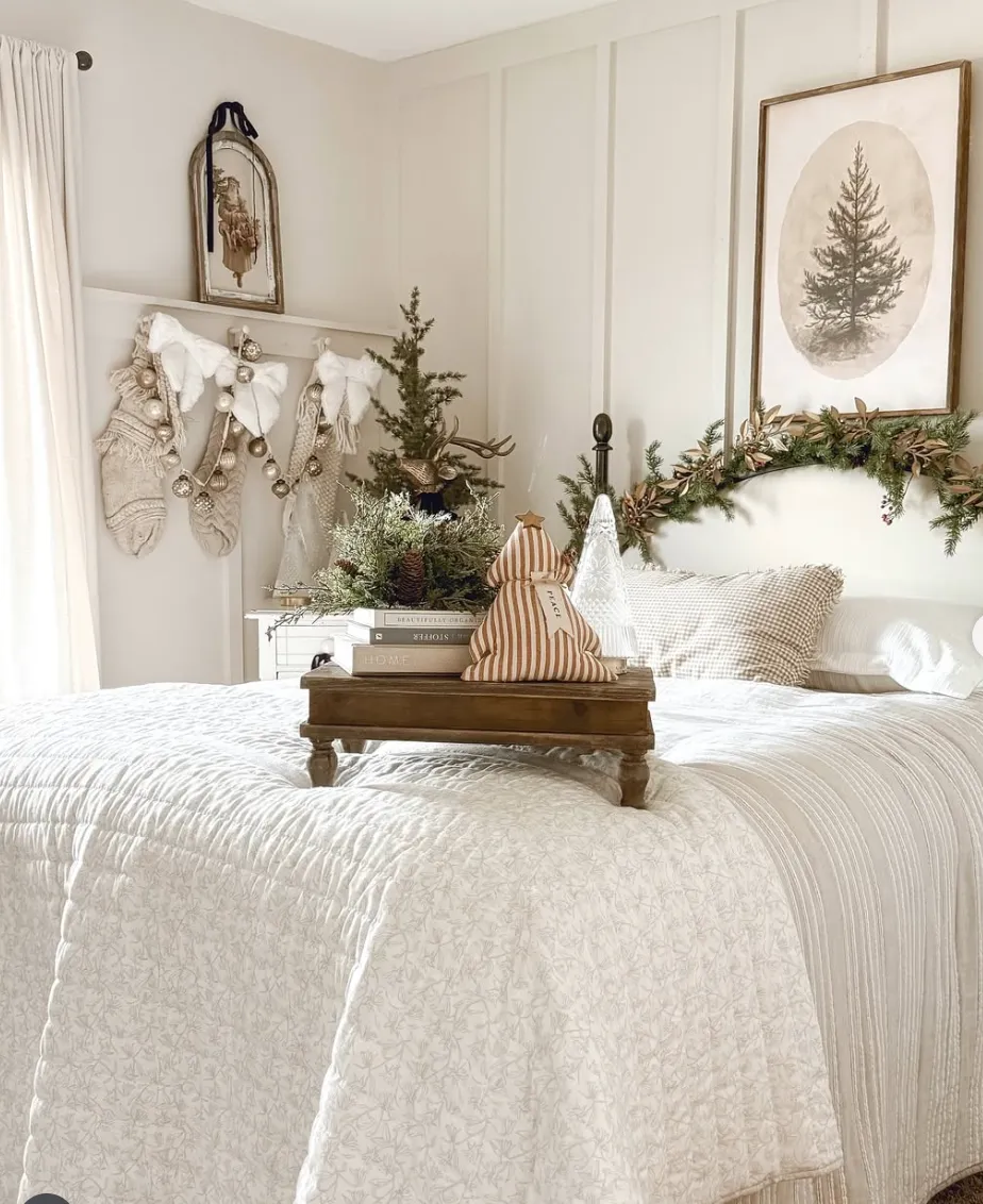 25 Farmhouse Christmas Bedroom Ideas for a Cozy Holiday Home