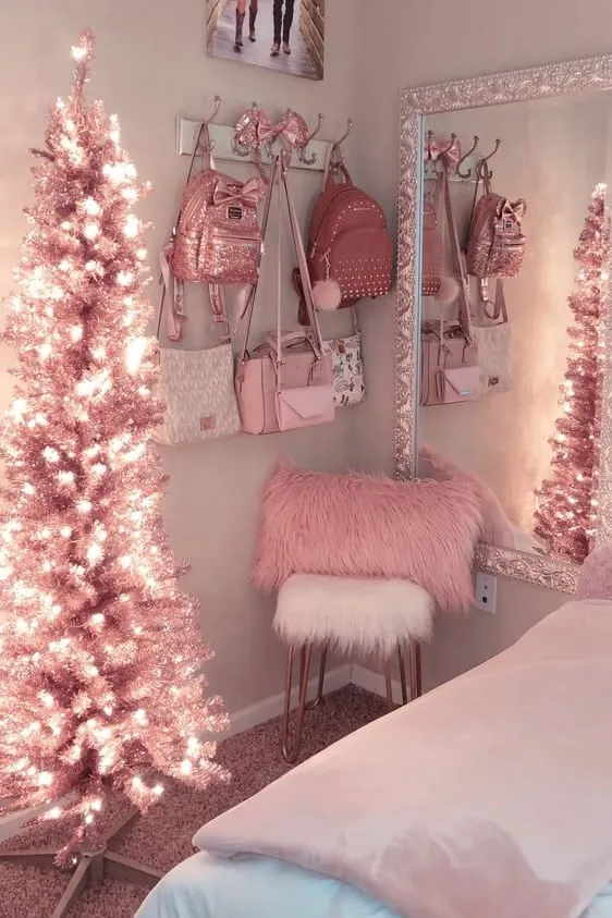 25+ Pretty Pink Christmas Decorations That'll Make You Scream! | Kbeauty  Addiction