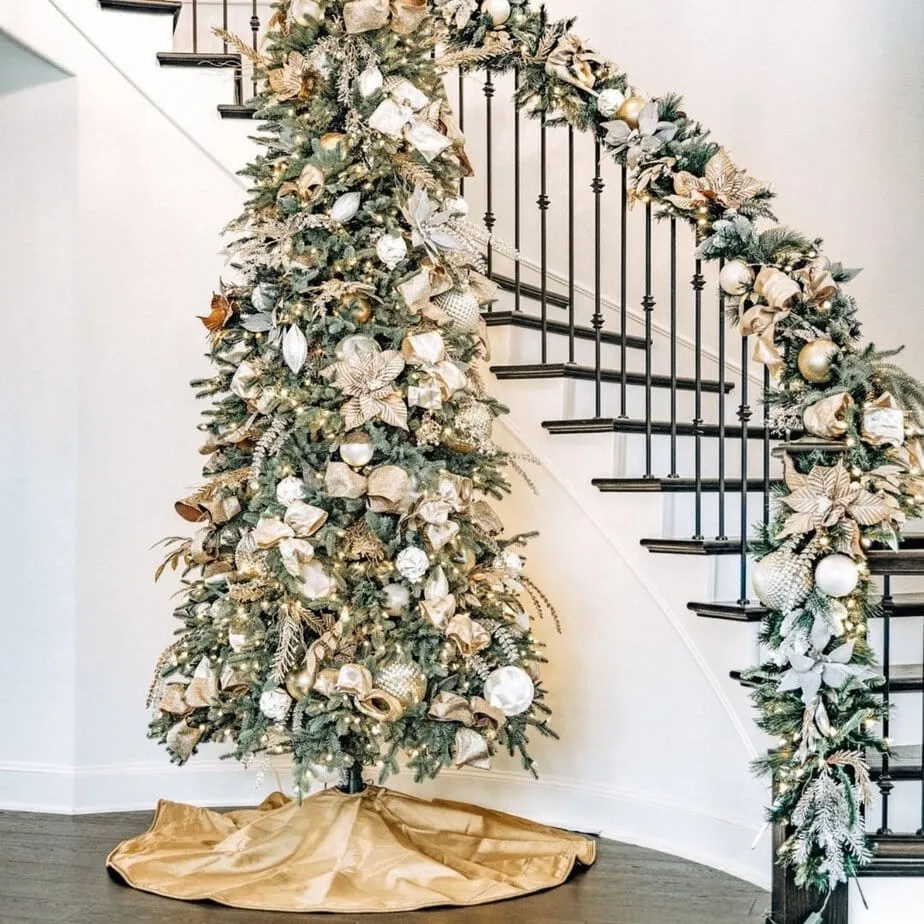 25+ Stunning Christmas Tree Theme Ideas to Inspire Your Holiday Decor -  Jessica Welling Interiors