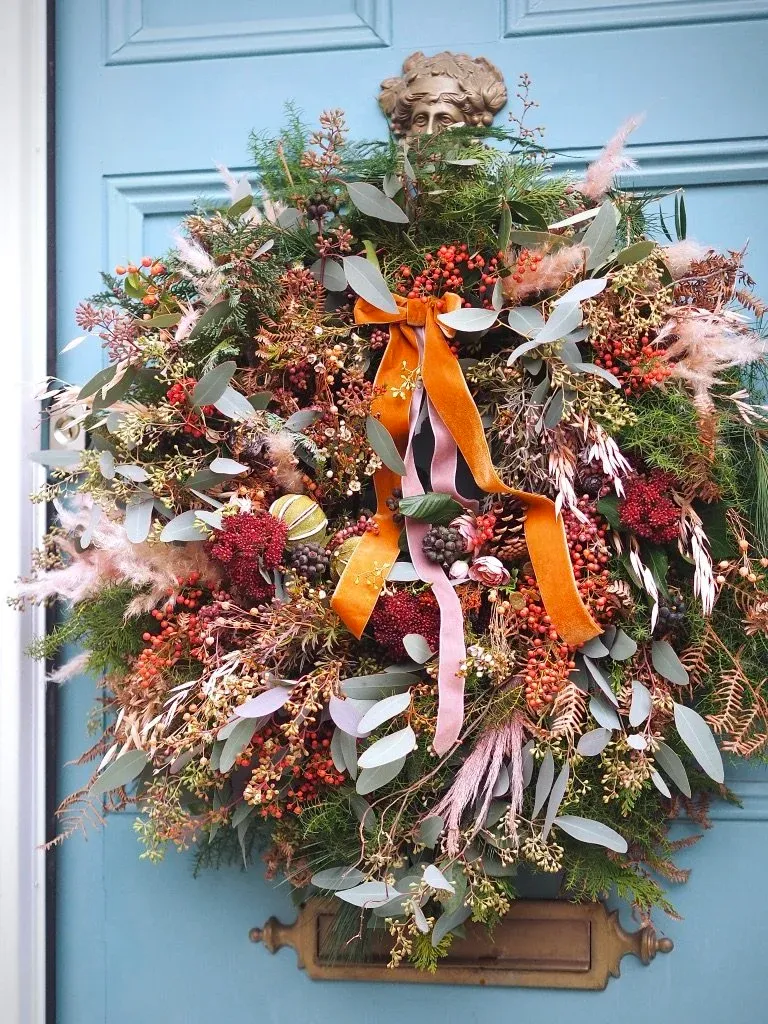 3 DIY Christmas Floral Displays On A Budget: My Creative Homemade Holiday  Decor Ideas — MELANIE LISSACK INTERIORS