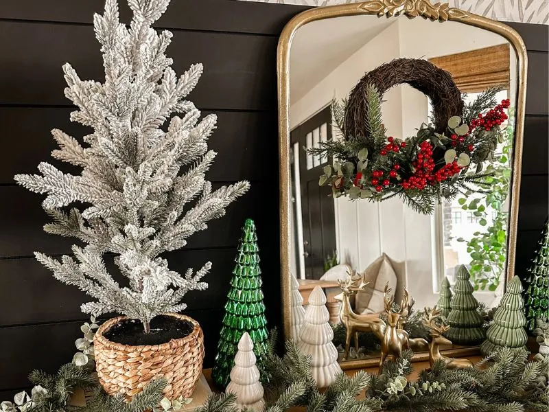 30+ Creative Ideas for Decorating Console Table for Christmas - Hirosart