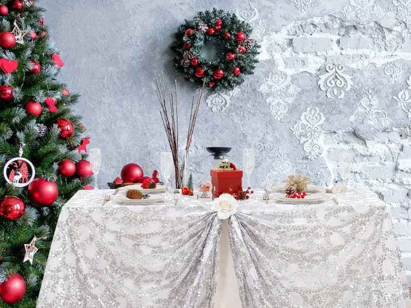 30+ Creative Ideas for Decorating Console Table for Christmas - Hirosart