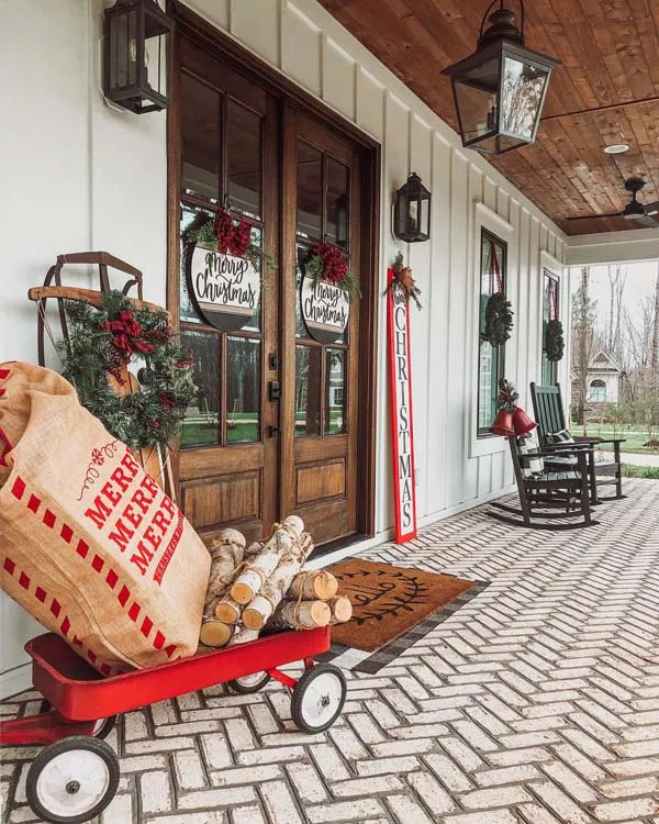 30 Stunning Farmhouse Christmas Front Porch Decor Ideas for a Warm Holiday  Welcome - Decor Home Original