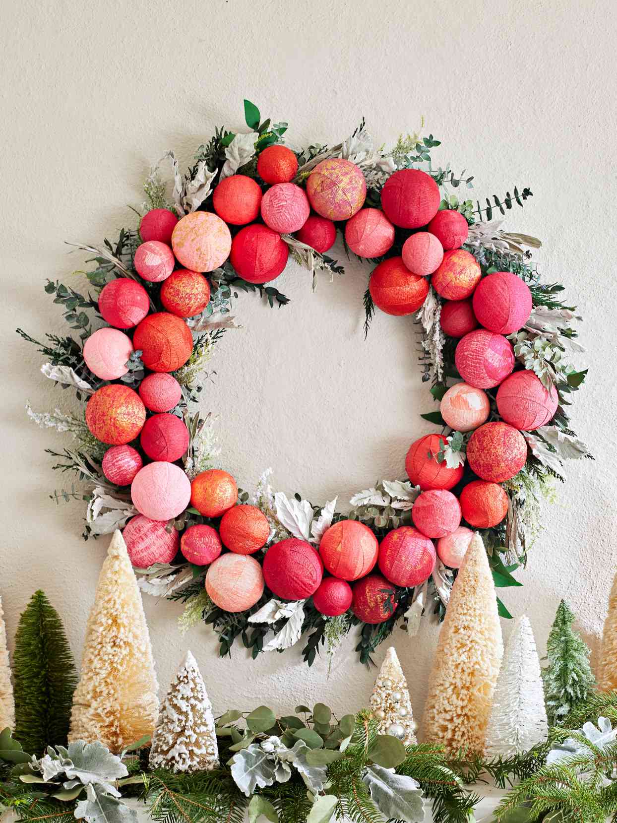 34 Pink Christmas Decor Ideas for a Nontraditional Twist