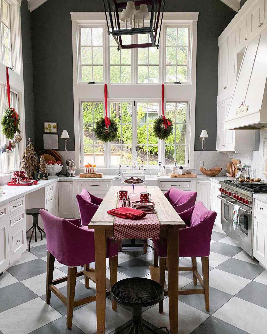38 Christmas Kitchen Decor Ideas For Extra Holiday Cheer While Cooking