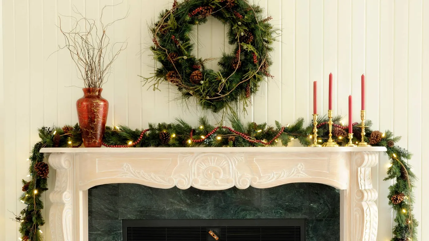 38 Christmas Mantel Ideas, From Traditional to Modern - Parade Home & Garden