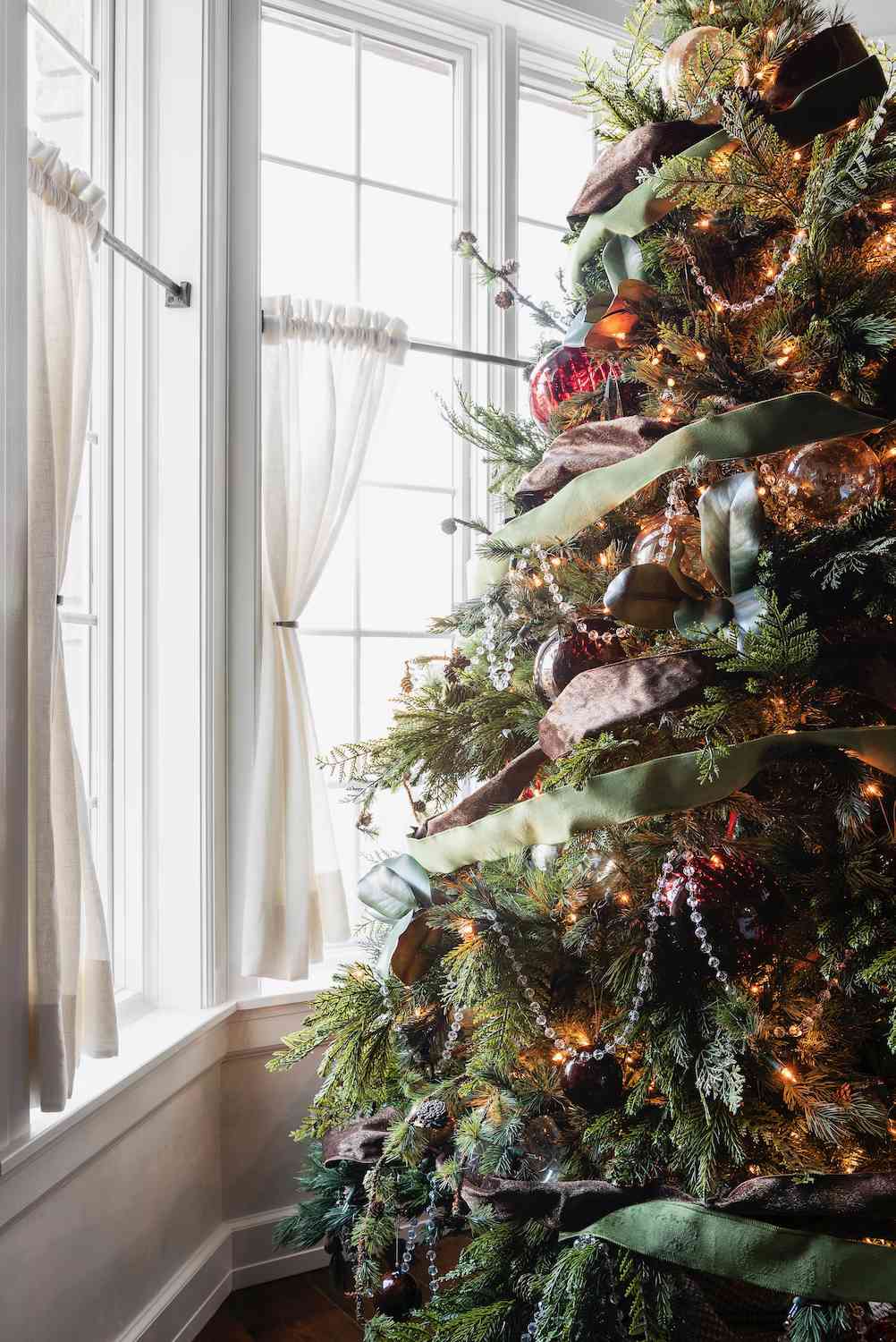 38 Christmas Tree Ribbon Ideas for a New Take on a Classic Look