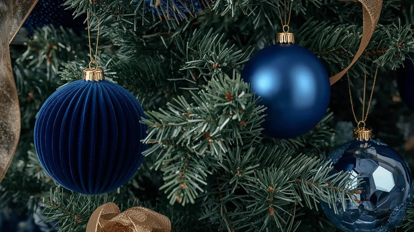 4 Stunning Christmas Tree Color Palettes for an Elegant Home