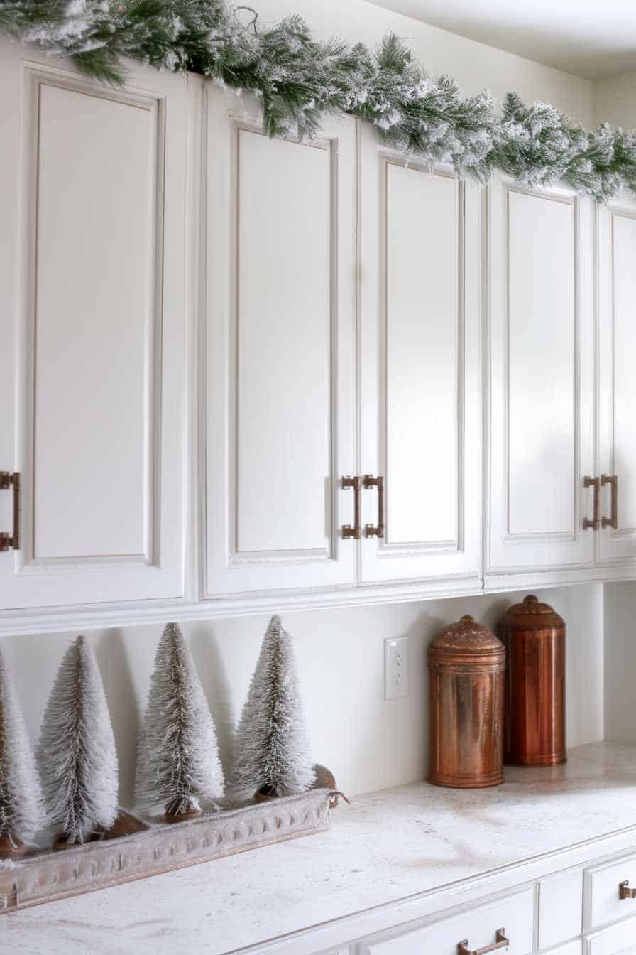 47 Ways To Decorate Kitchen Cabinets for a Festive Christmas