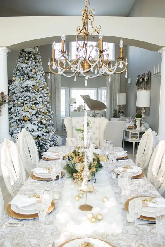 5 white dreamy Christmas Table settings - Daily Dream Decor