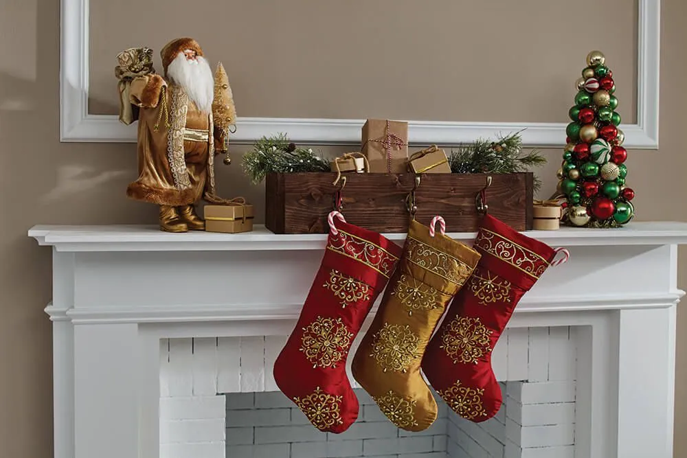 56 Christmas Mantel Decor Ideas for a Festive Home