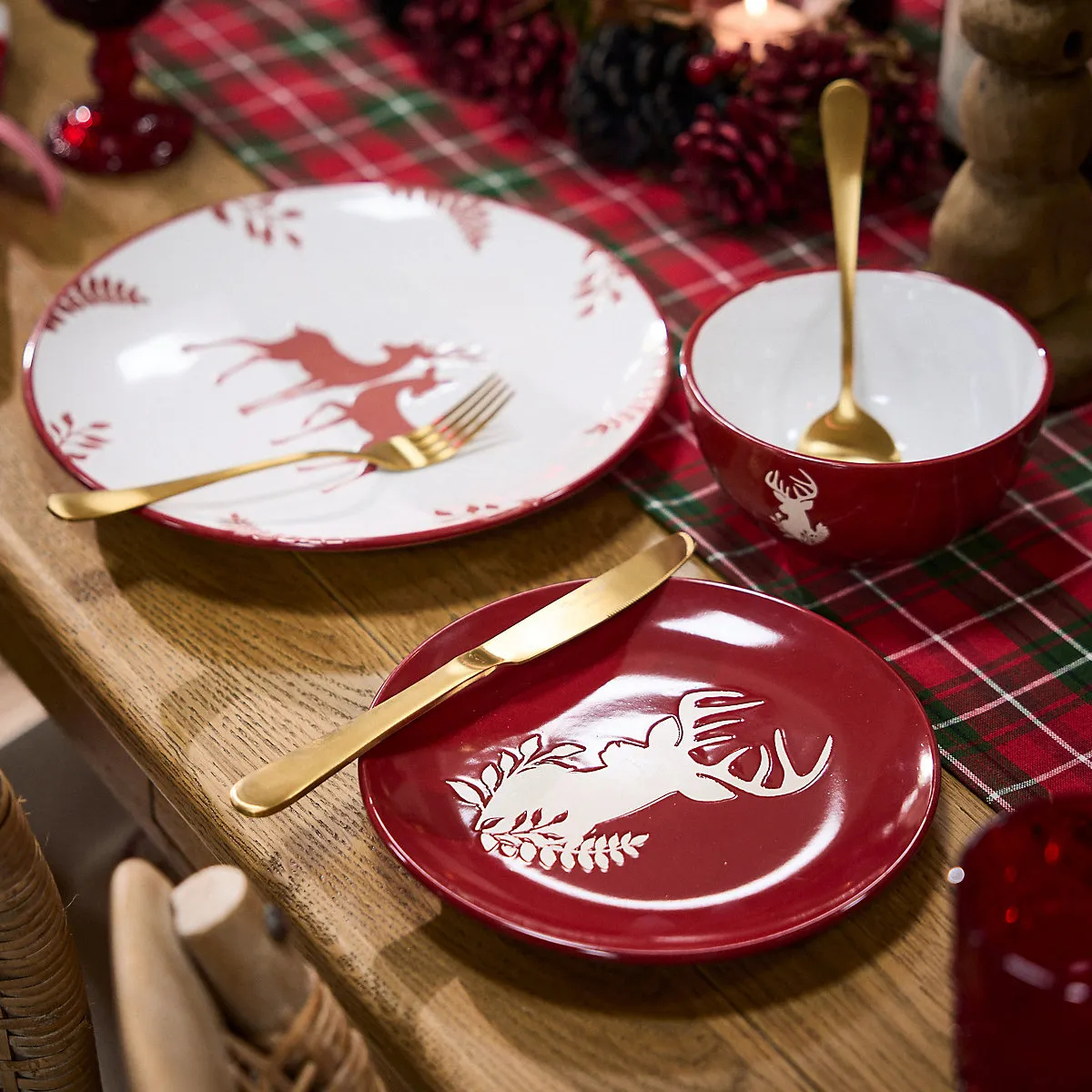 6 Piece Red Plates and Bowls Reindeer Christmas Dinner Set 2 Person Christmas Crockery Set