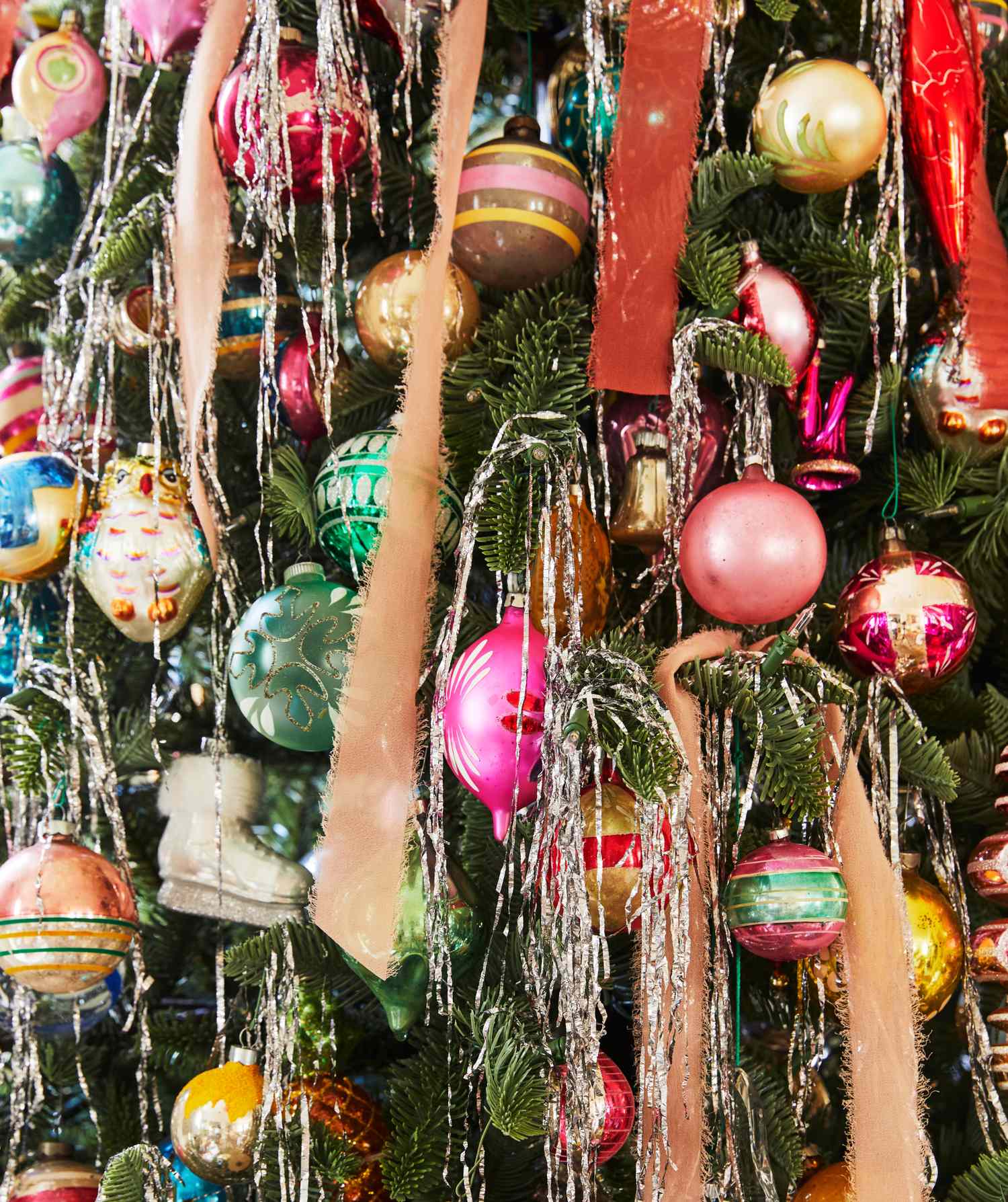 7 Holiday Decor Trends Designers Say to Skip in 2025