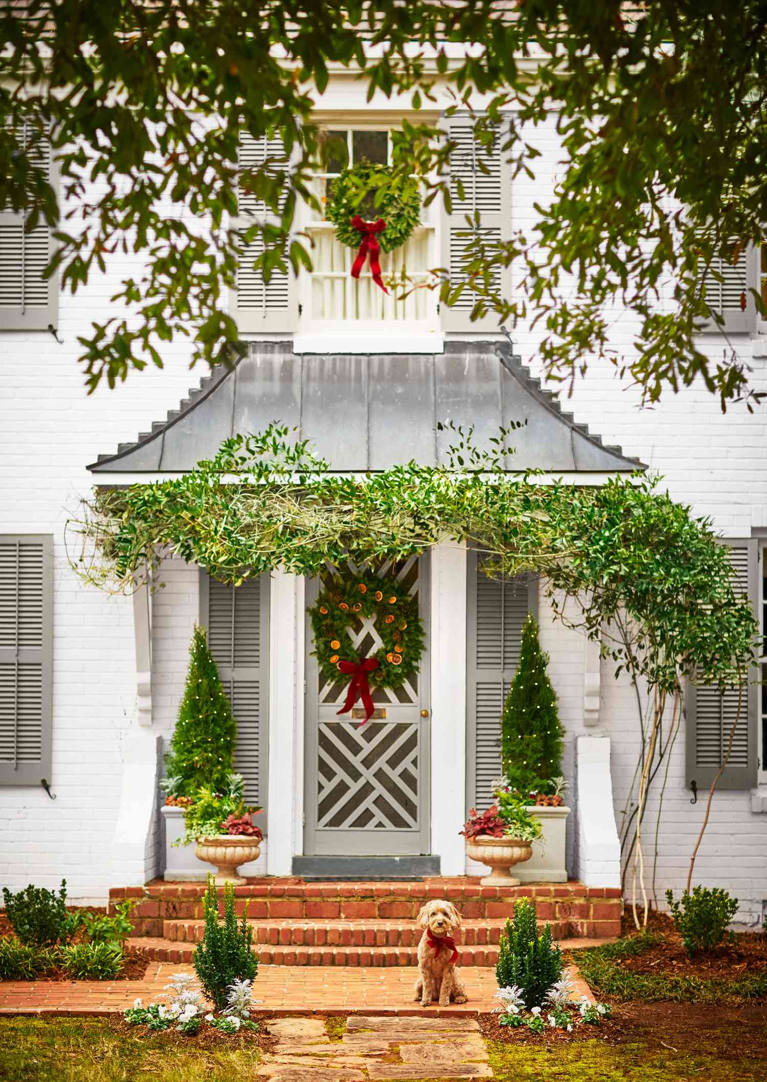 70 Ways To Decorate With Fresh Christmas Greenery